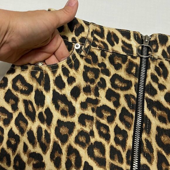 Forever 21 Leopard Print Denim Zip Up Mini Skirt Size Small - Picture 9 of 12